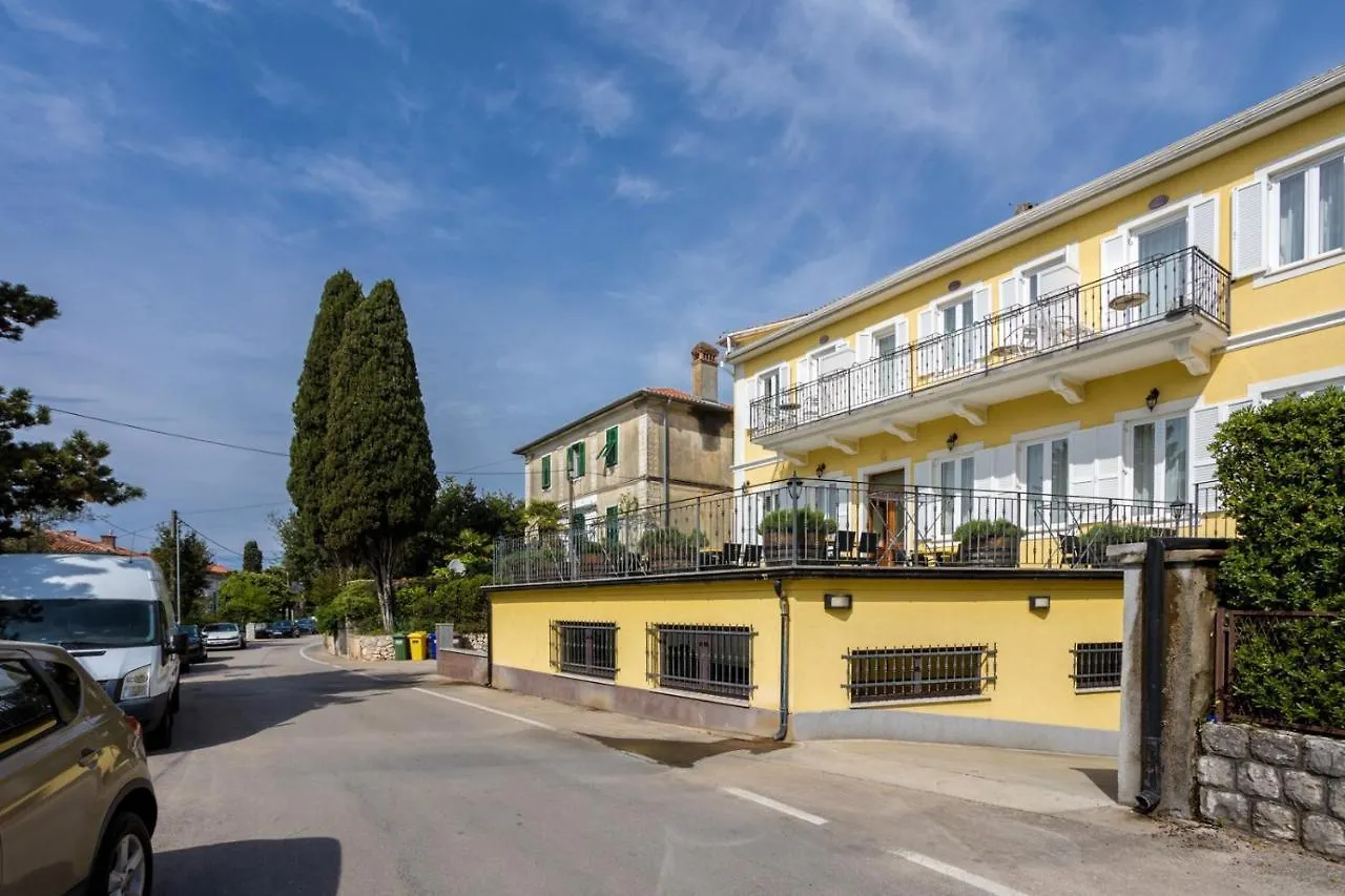Guest house Luxury Apartments Frajona Malinska