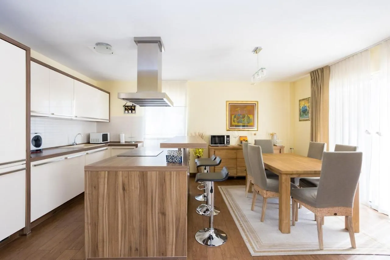 Guest house Luxury Apartments Frajona Malinska
