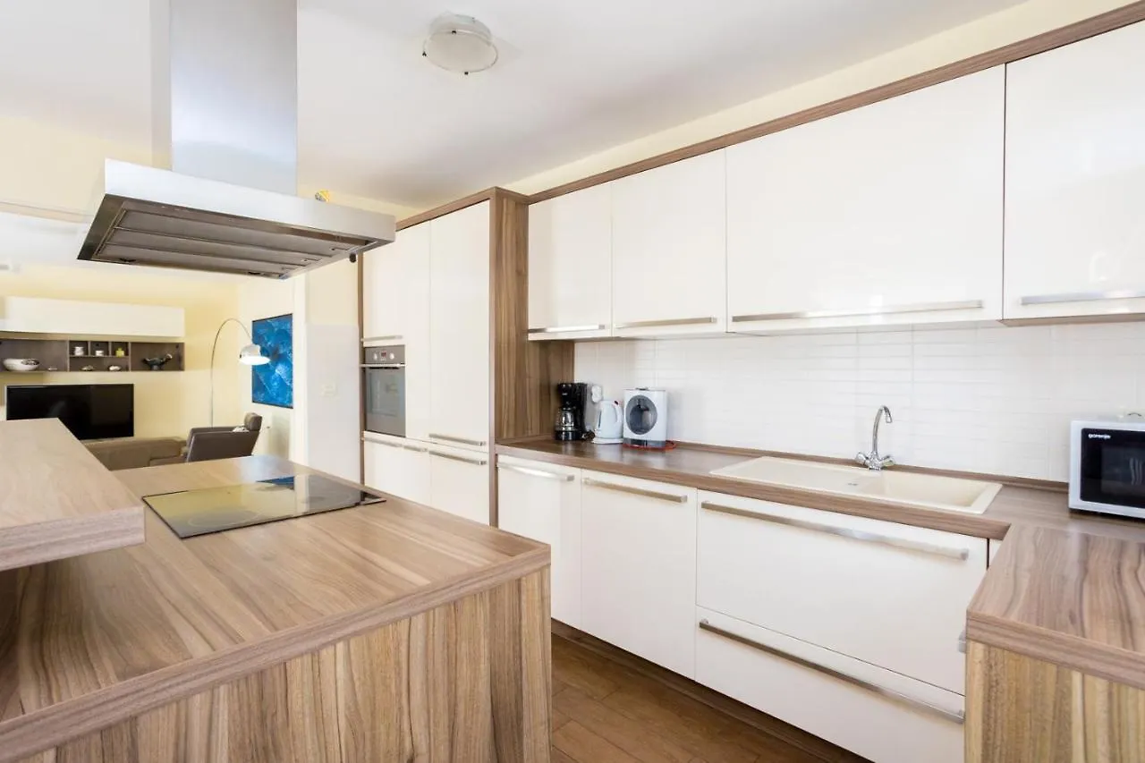 Luxury Apartments Frajona Malinska Guest house